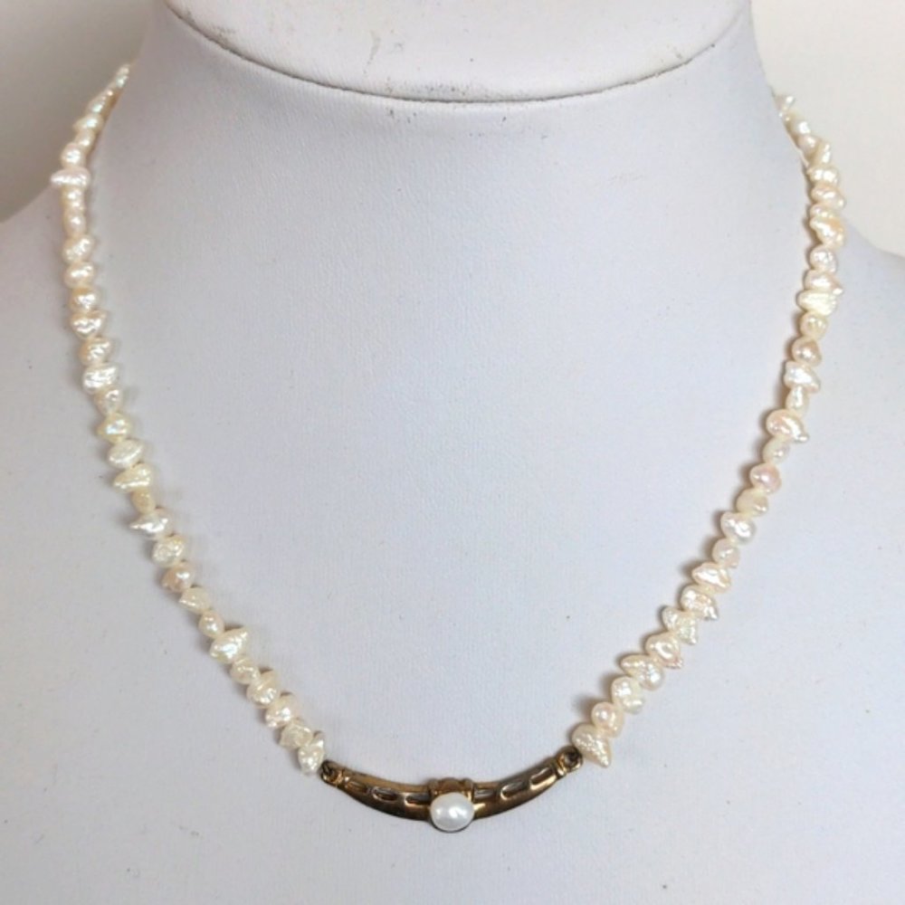Vintage handmade necklace white natural pearls